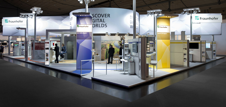 Expotechnik entwickelt futuristische Themenwelt für die Fraunhofer Gesellschaft CeBIT Markeninszenierung der Fraunhofer Gesellschaft