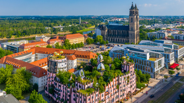 Altstadt von Magdeburg mit Hundertwasserhaus und Dom © MVGM GmbH | Foto: Andreas Lander