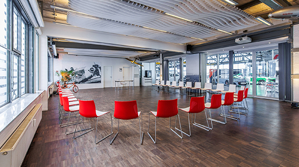 Motorworld Region Stuttgart: Hanns-Klemm-& Graf-Zeppelin-Lounge Kombi